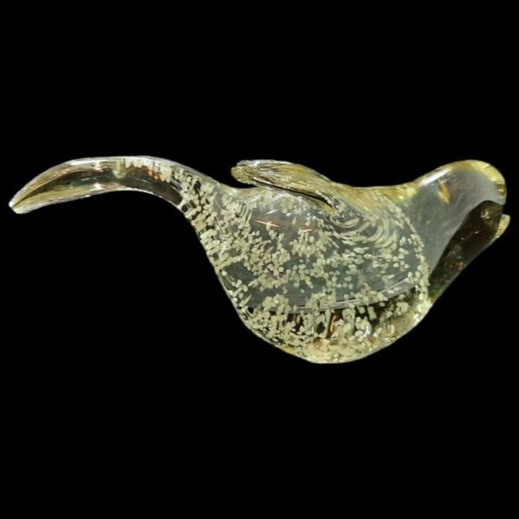 Hand Blown Vintage Glass Bird Figurine With Glow Effect Under Black Light - Picture 5 of 8